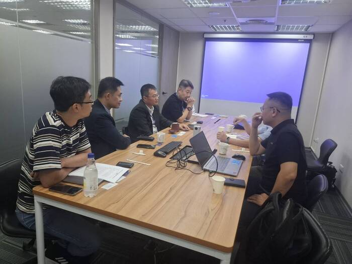 執行長和易飛網團隊交流關於旅遊業導入人工智慧的議題圖片