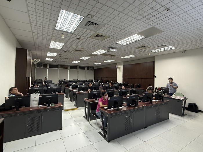 【中心最新消息】製造業AI實務講座：慧穩科技副總經理陳逸華與同學深度交流圖片